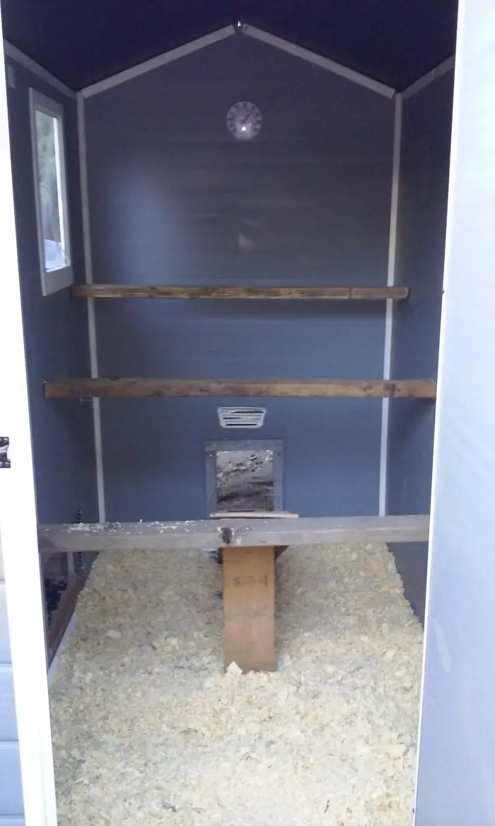 Cleaned chicken coop, dry coop Backyard Chickens Mama