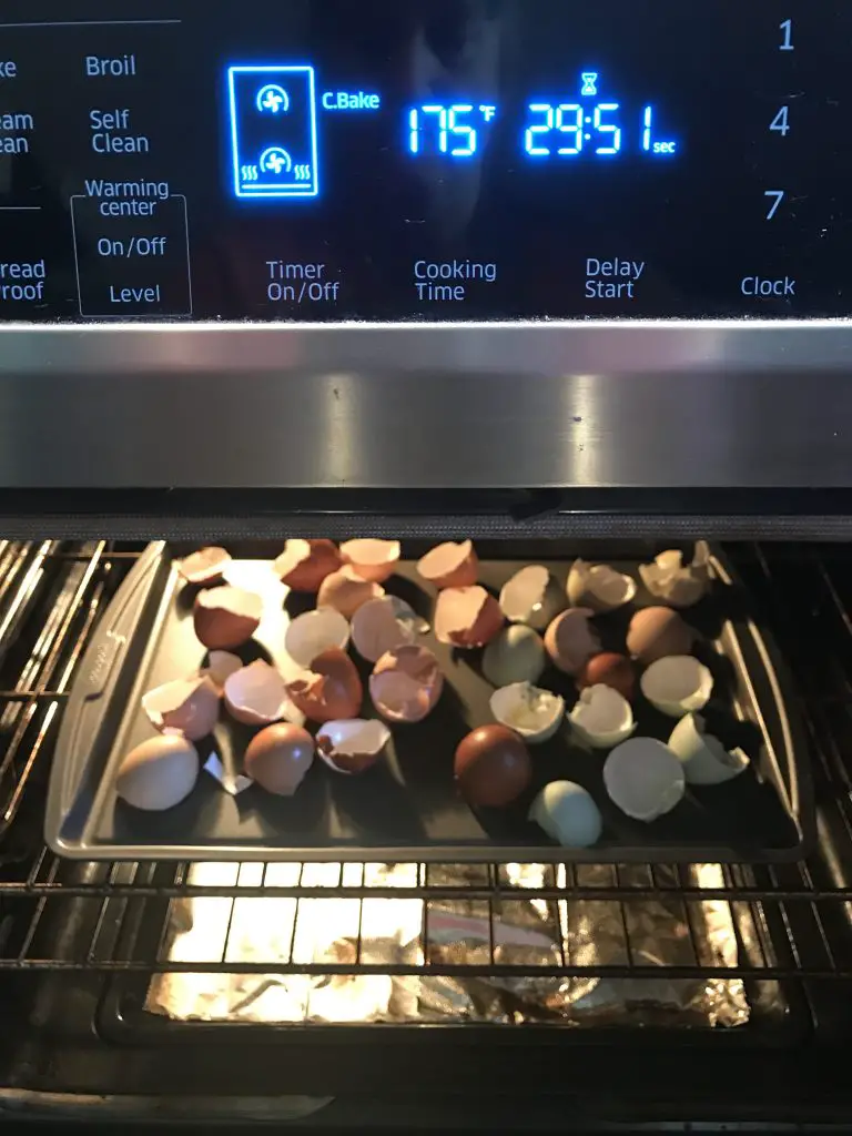 SANITIZING EGGSHELLS FOR GARDEN. HOW TO PREPARE EGGSHELLS FOR GARDEN.